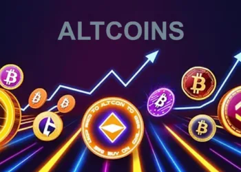 Altcoin Market Poised for Breakout in Q3 2025 as Analysts Predict Explosive Growth