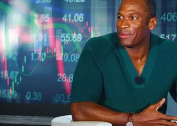 Arthur Hayes Sells Over $13M in Crypto as Market Eyes Tariff and GDP Pressures